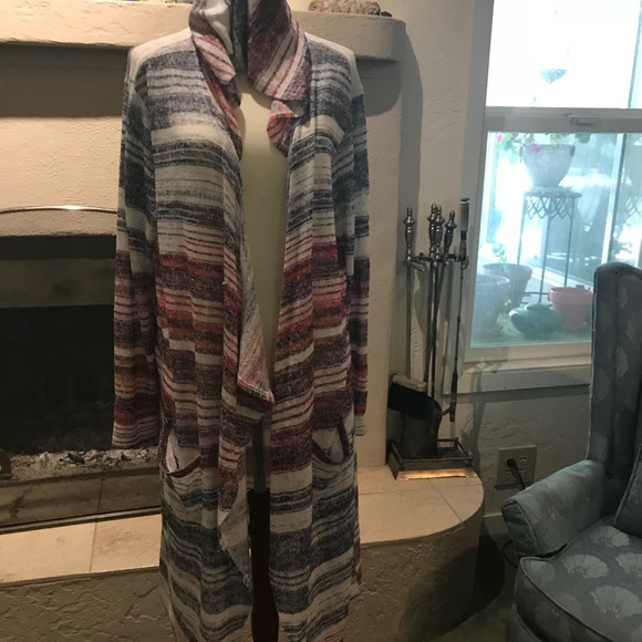 Light over up long sleeve. - Picture 4 of 4